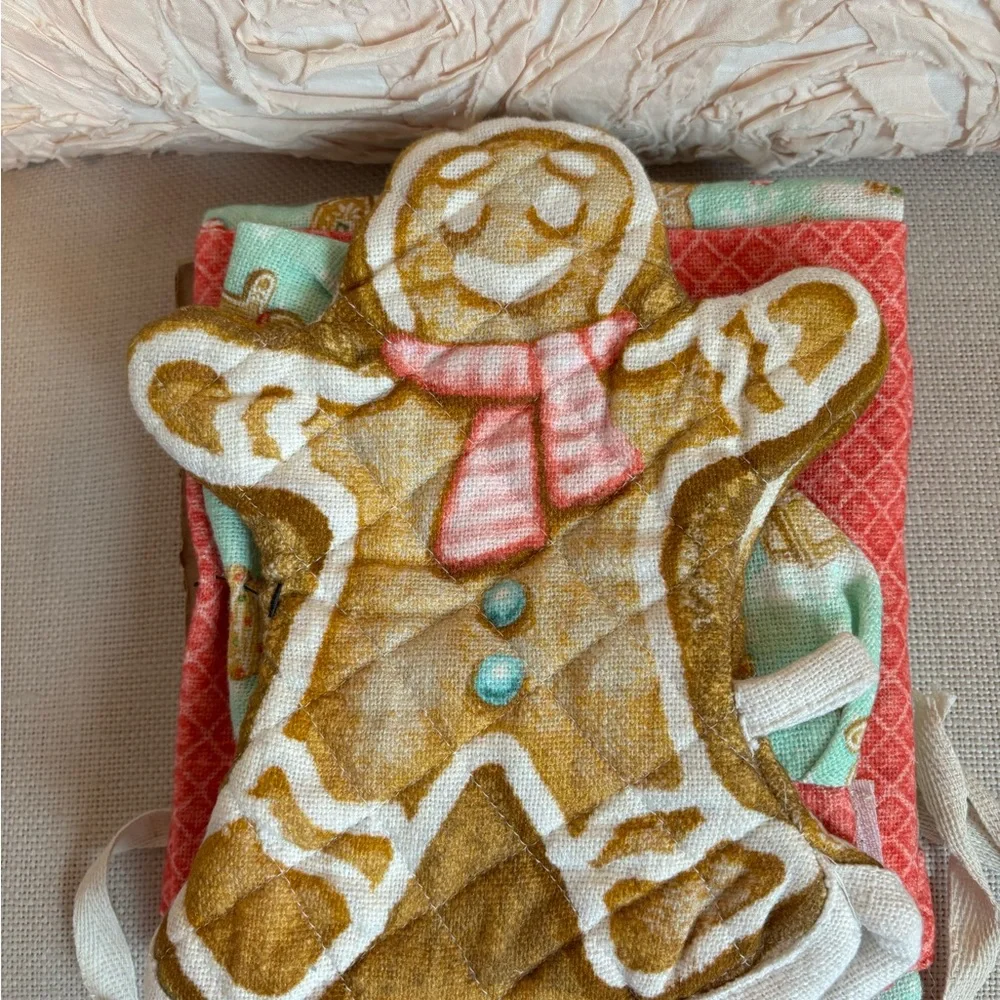 Creative Co-Op Gingerbread Man Holiday Kids Chef Set. Ages 5+